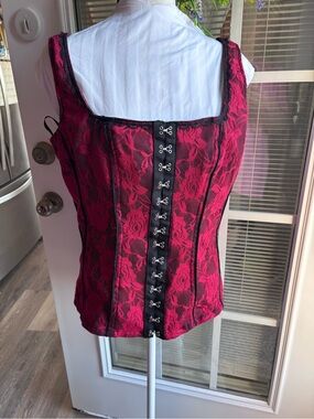 Royal Bones Red and Black Lace Corset-Style Bustier XXL -cotton